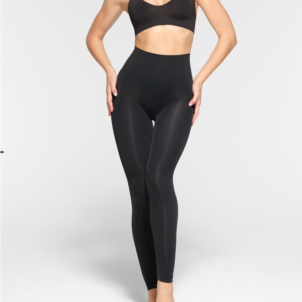 Skims Soft Smoothing Seamless Leggings like new